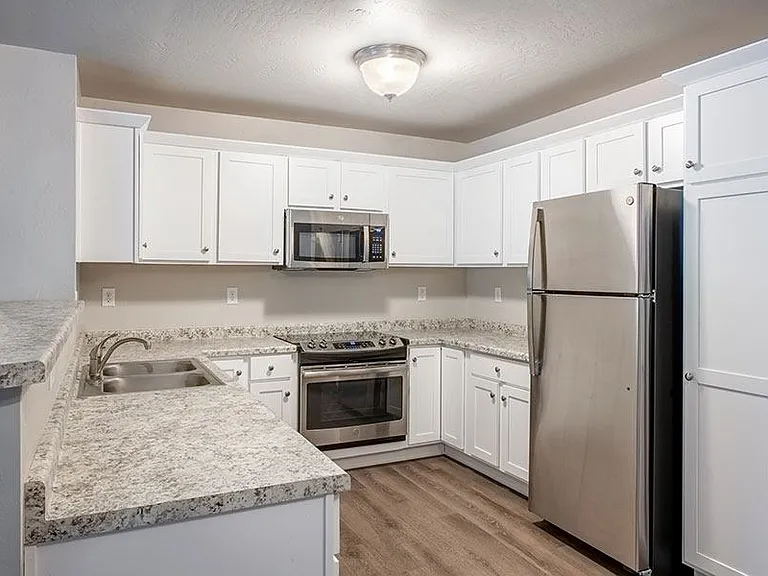 PRAIRIE VIEW ESTATES — Photo 1