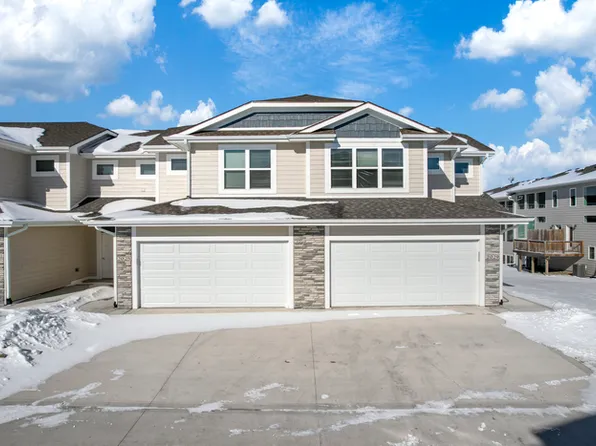 1408 NE Primrose Ln, Grimes, IA 50111