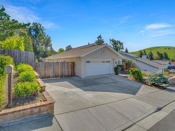 5th image of 870 Hanlon Way