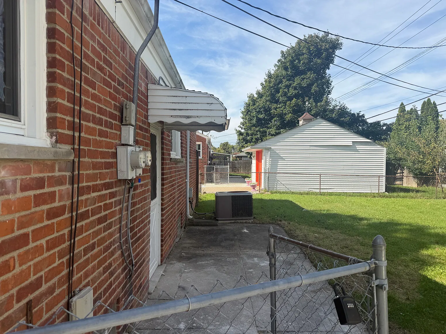 3 bed, 972 sqft, $2,300 — Photo 4