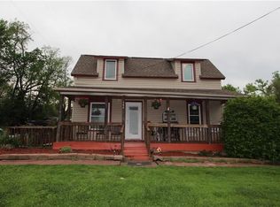 300 Emerson Ave, Bonner Springs, KS 66012