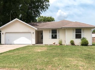 1241 N Hutchinson Ave, Springfield, MO 65803