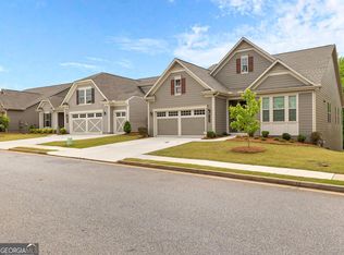 123 Red Maple Dr, Peachtree City, GA 30269