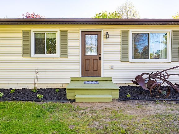 2nd image of 6816 S Delaney Rd