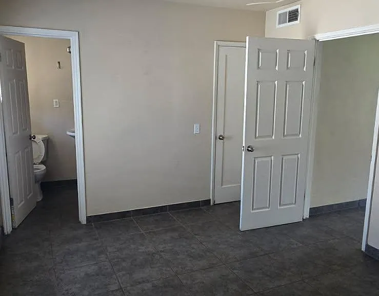 3373 E Clinton Ave #C — Photo 6