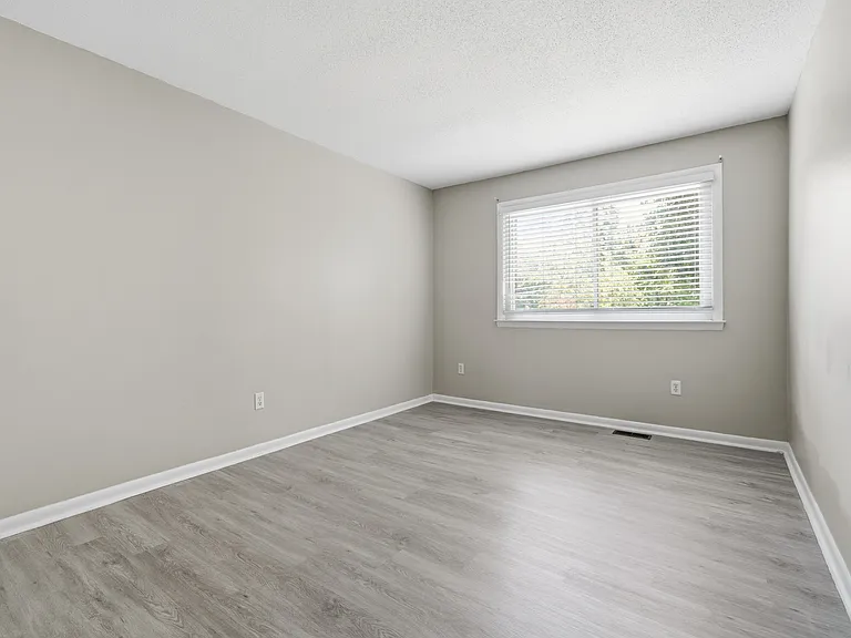 125 Tower Dr #1 — Photo 23