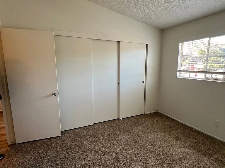 1021 E Cypress Ave — Photo 4