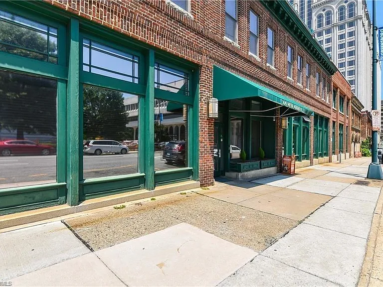 220 W Market St #206 — Photo 2