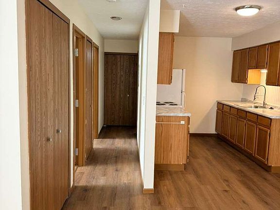 5th image of 637 Mentor Ave #629
