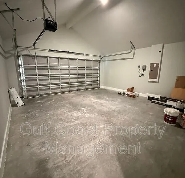 3294 W Price Blvd — Photo 14