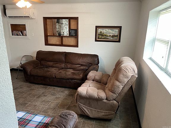 4th image of 1111 Weiss St
