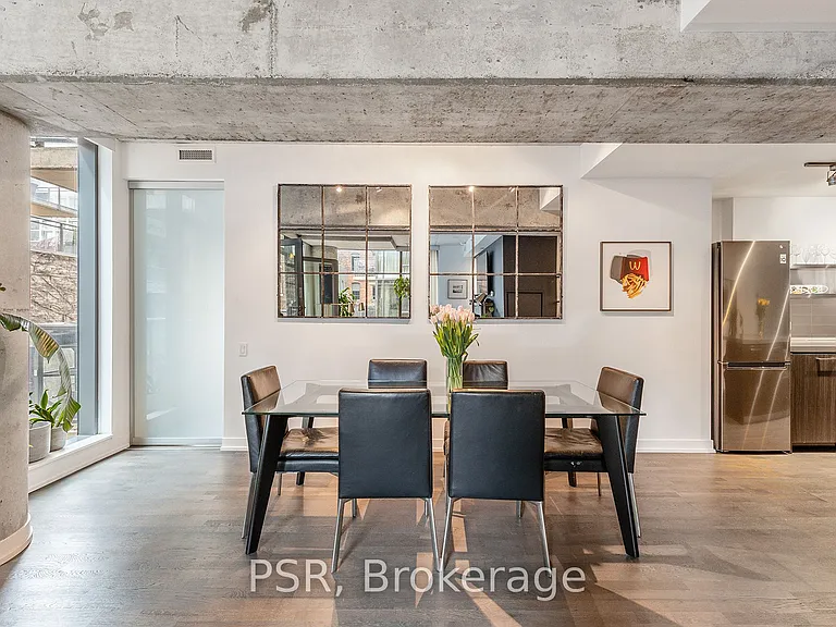 560 King St W #203 — Photo 13