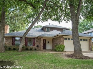 1519 Tiffany Forest Ln, Grapevine, TX 76051