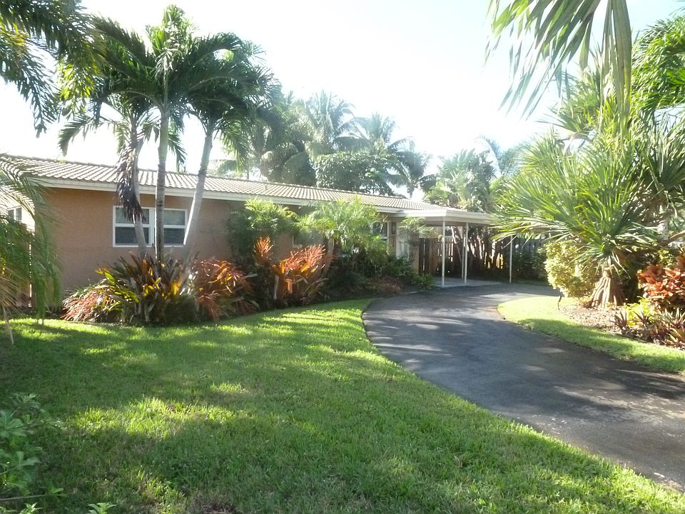 1st image of 324 NE 28th Dr