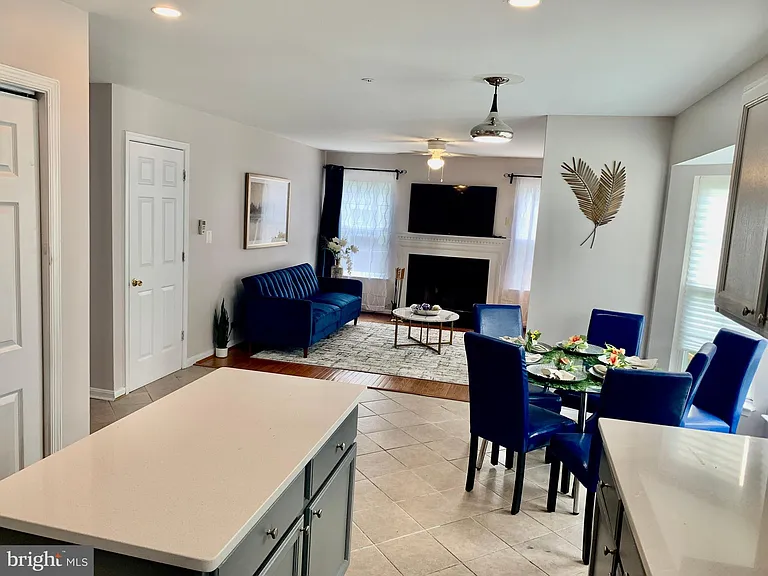 2104 Sayan Ct — Photo 17