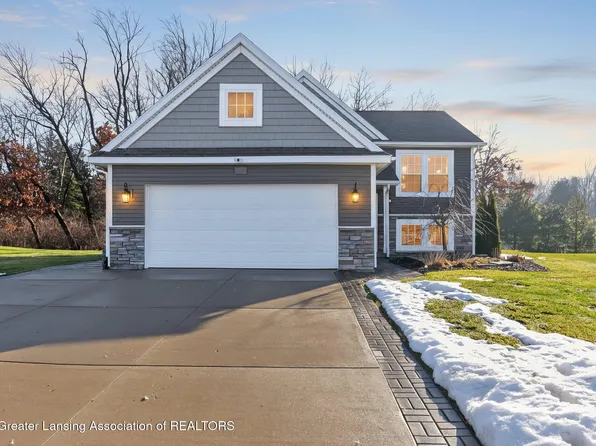 3638 Amber Oaks Dr, Howell, MI 48855