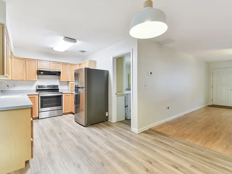 25 Joyce St — Photo 8