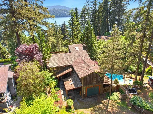 5481 Indian River Dr, North Vancouver, BC V7G 2T7