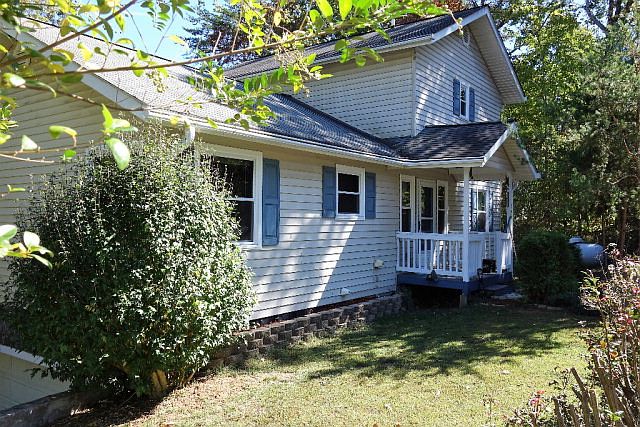 1st image of 200 W Ridge Dr