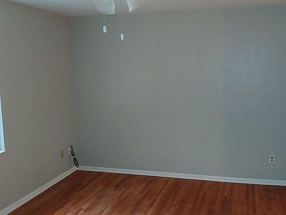 3rd image of 526 E Kentucky Ave
