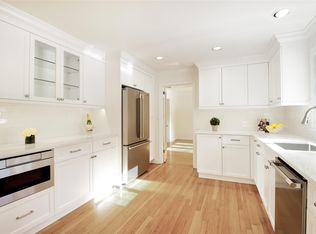 64 Beacon Hill Rd, Port Washington, NY 11050