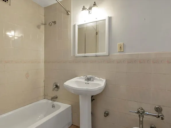 134-54 Maple Avenue image 11 of 15