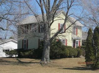 983 E Us Highway 34, Earlville, IL 60518