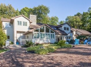 500 Loomis Rd, Suffield, CT 06078