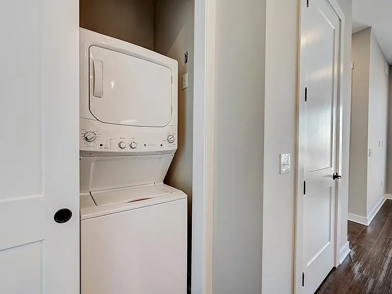 Midpoint Studio Model Washer & Dryer