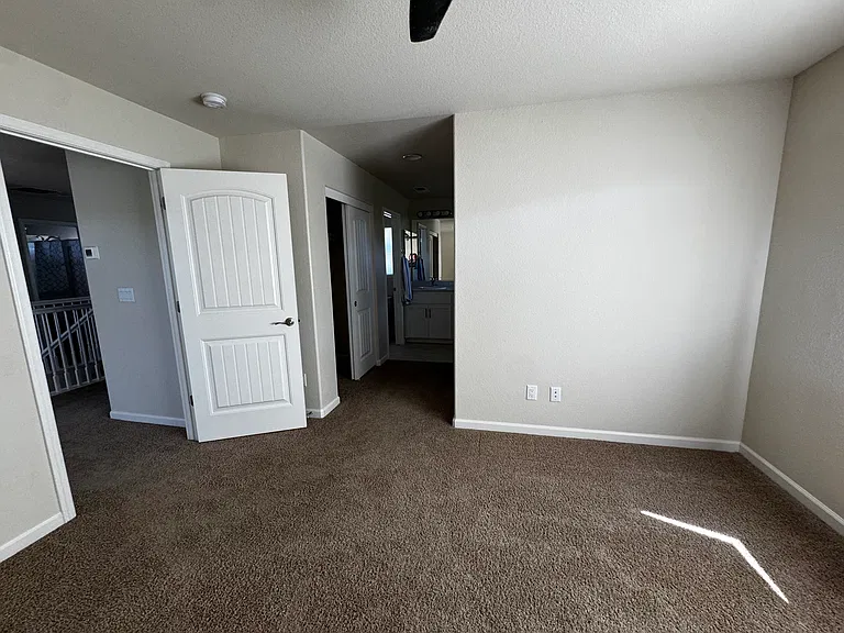 1114 Drake Way — Photo 23