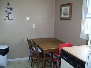 Dining area in the kitchen.