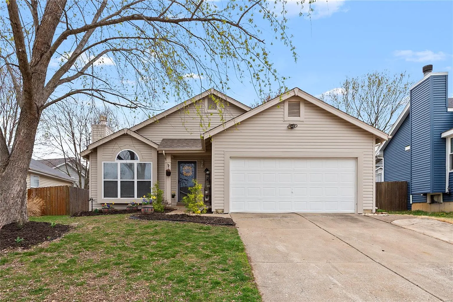 5065 Danielle Dr photo 1