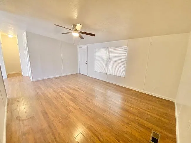 712 S Vaughn Ave #3R — Photo 3