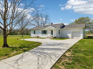 570 W Piney Rd, Dickson, TN 37055