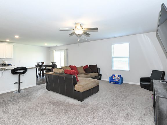 2nd image of 3 Hazelburn Ct