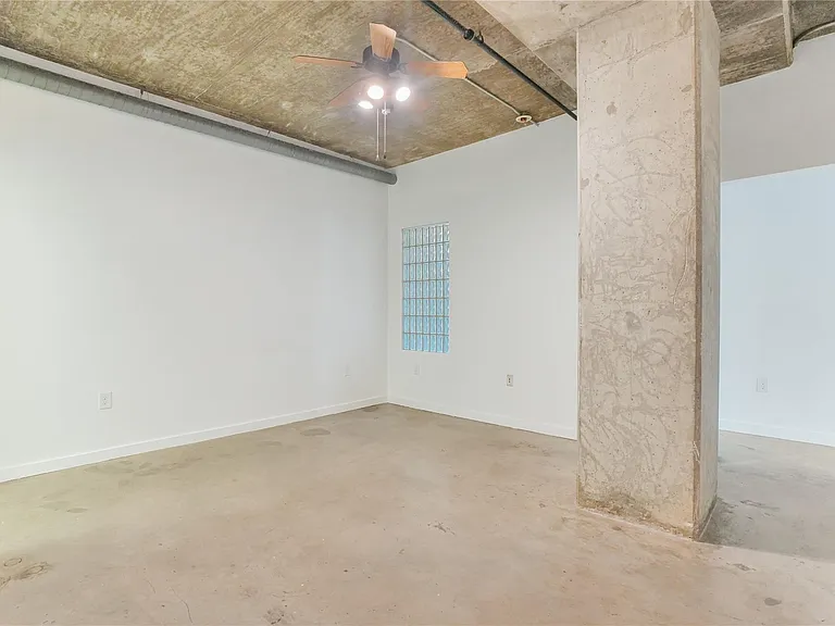 2000 Bagby St #2401 — Photo 14
