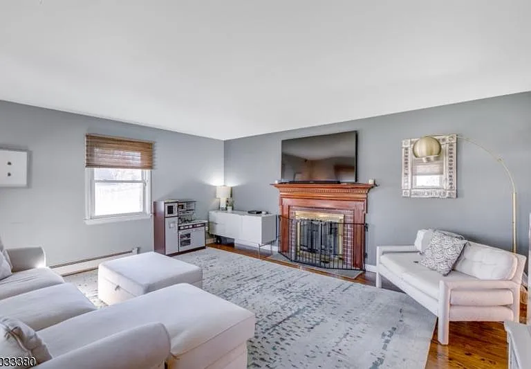 30 Edgehill Ave #28 — Photo 3