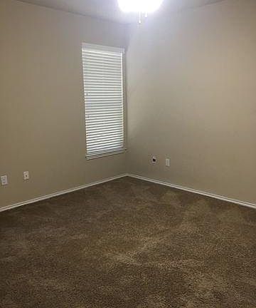 2nd image of 614 Creekside Cir