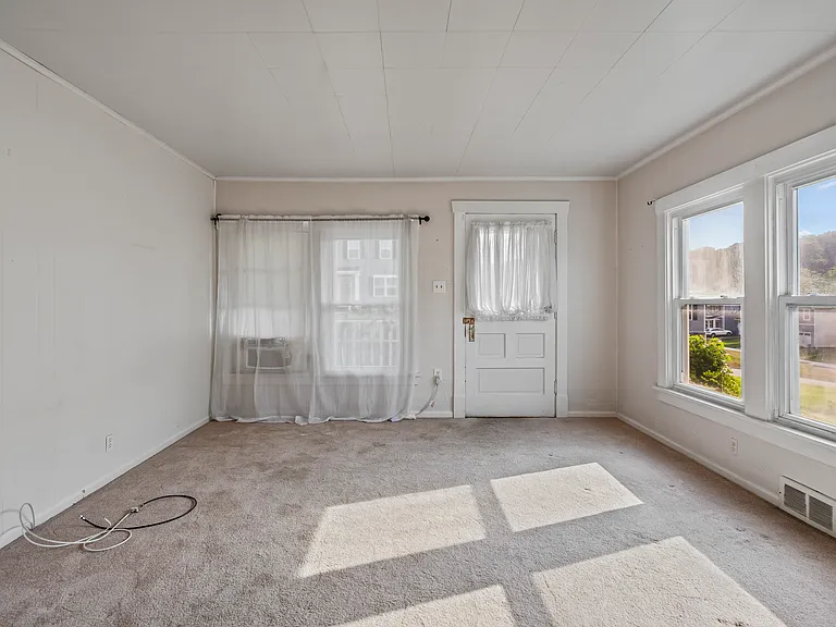 4121 Woodland Ave — Photo 8