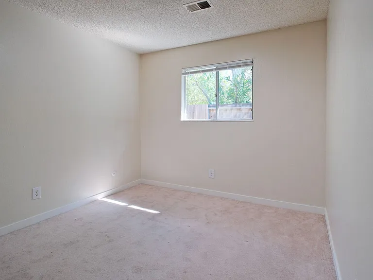 505 Mission Pl — Photo 21