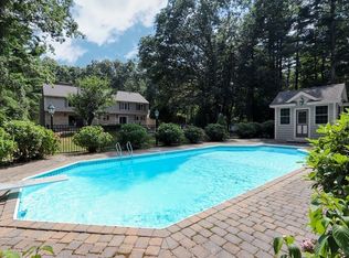 8 Whitney St, Sherborn, MA 01770