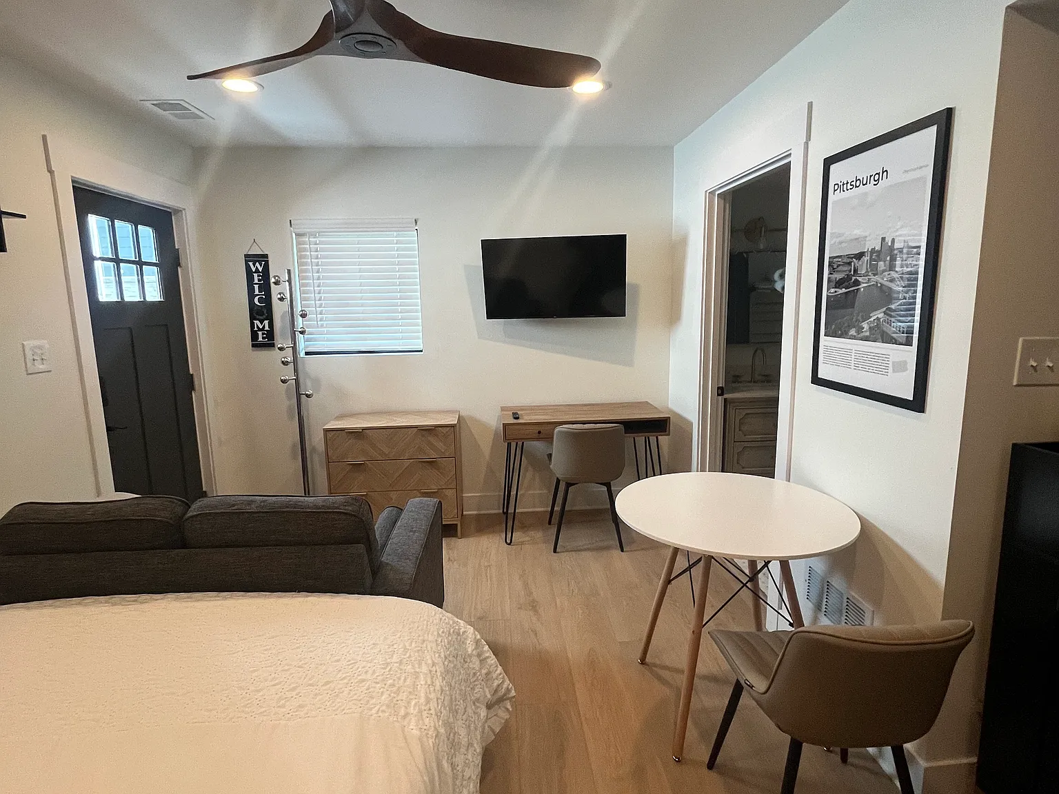 Studio, 600 sqft, $1,300 — Photo 3
