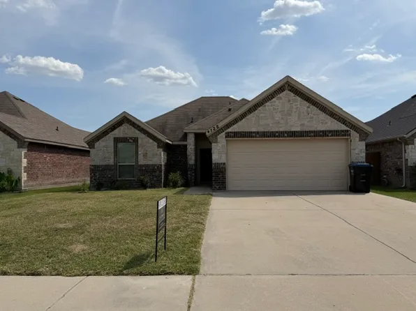 125 Comanche Dr, Greenville, TX 75402