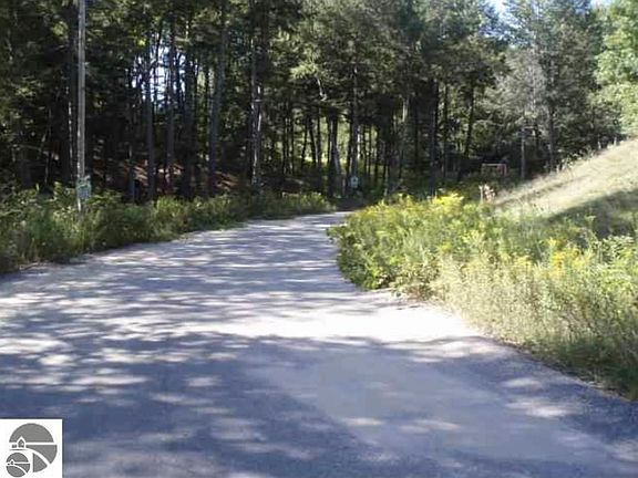 2nd image of 12 Timber Valley Ct
