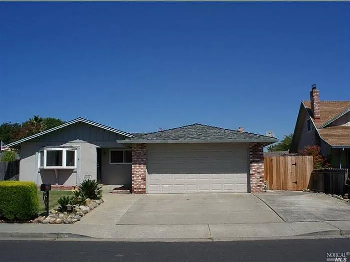 124 Stanley Ct photo 1