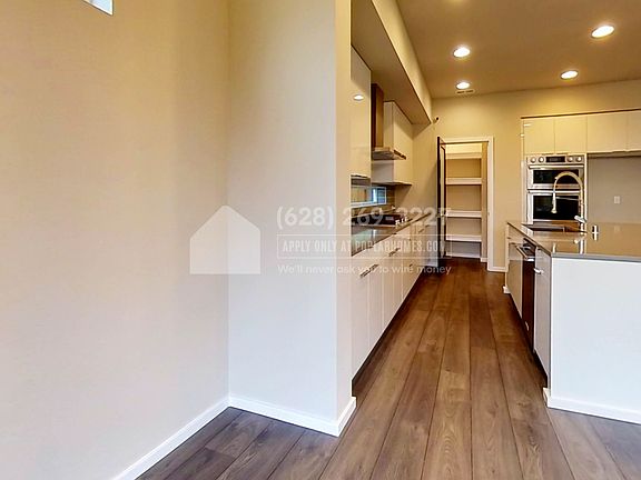 4th image of 2802 162nd Ave E