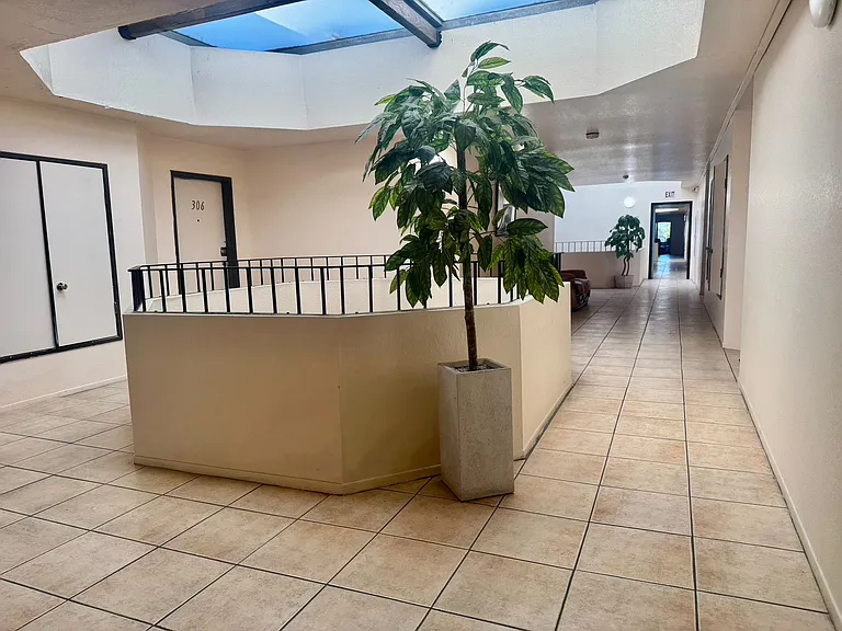 123 W Acacia Ave #204 — Photo 6