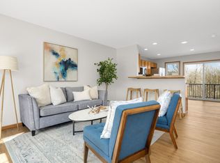 5034 Evergreen Dr N UNIT 2, Hugo, MN 55038