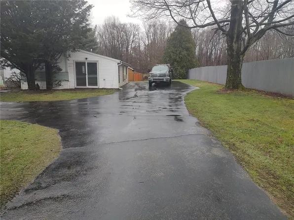 13615 W Ridge Rd, West Springfield, PA 16443