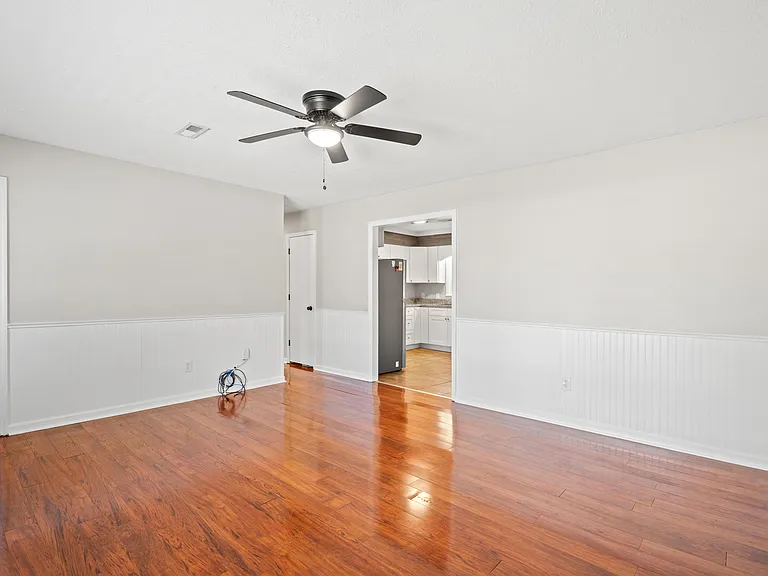 604 Rusty Rd — Photo 6